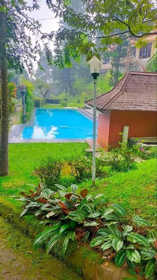 Villa Puncak Resort Cikundul Exterior photo